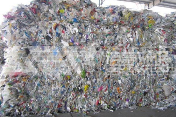 废旧塑料撕碎机给塑料再生制品行业带来了新的前景