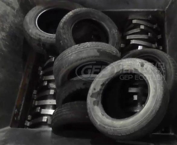 废旧轮胎橡胶撕碎机生产线现场视频